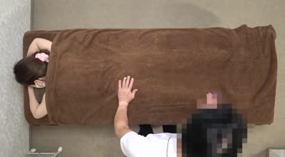 FC2PPV-4543877我以為她是優雅女士但她有剃光陰戶充滿活力