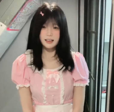 同事的親妹妹被我拿下藝校的班花