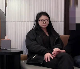 今天約瞭個戴眼鏡的學生妹-王安全