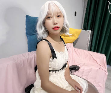 洛麗塔舅媽絲襪足交連射兩次