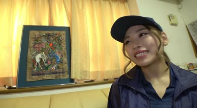 WA-562 街でよく見かける地域擔當の宅配パート妻 配達された勢いでガチ口説き！