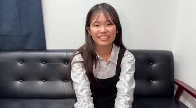 FC2PPV-4572409她是一個超級可愛的18歲女孩